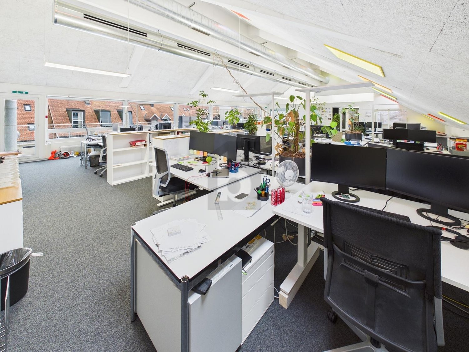 1480m² office