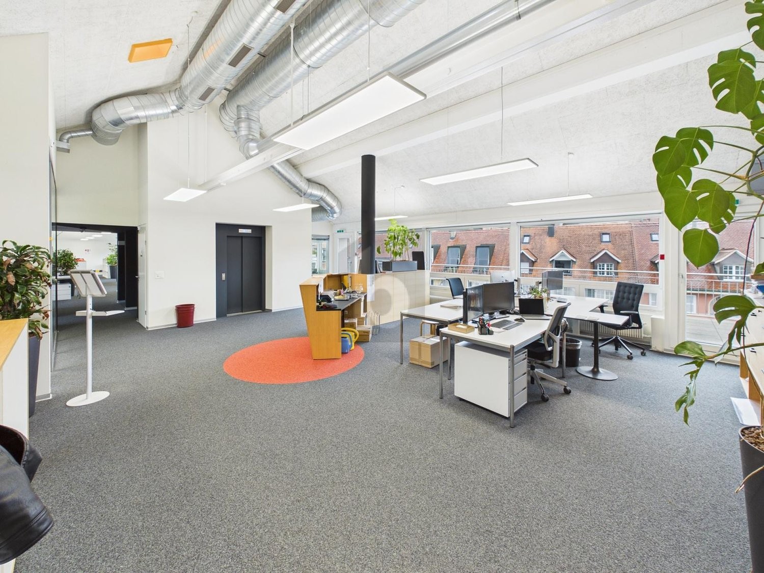 1480m² office