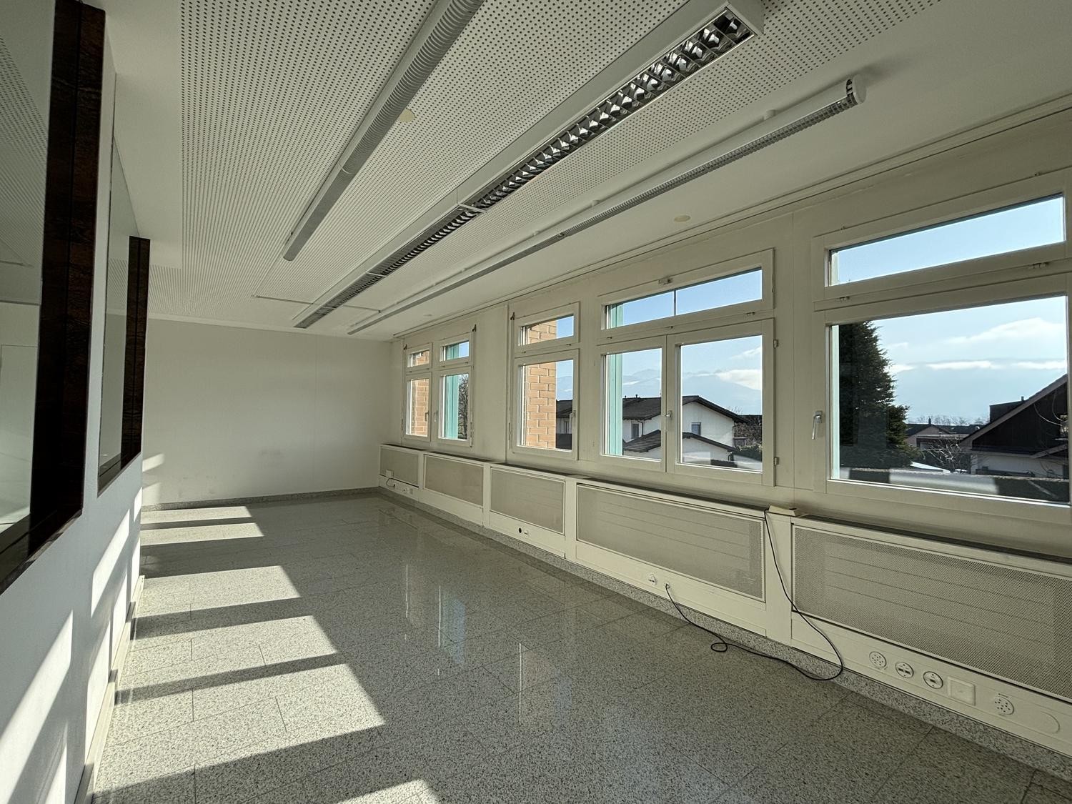 Office, photo 1 of 5