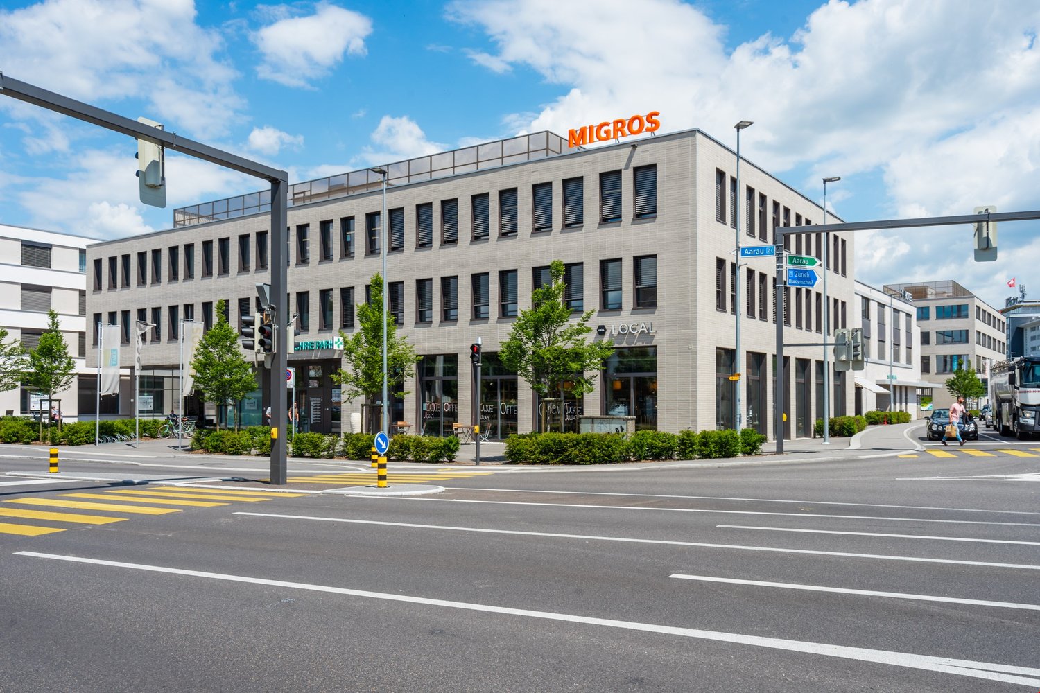 118m² shopping centre
