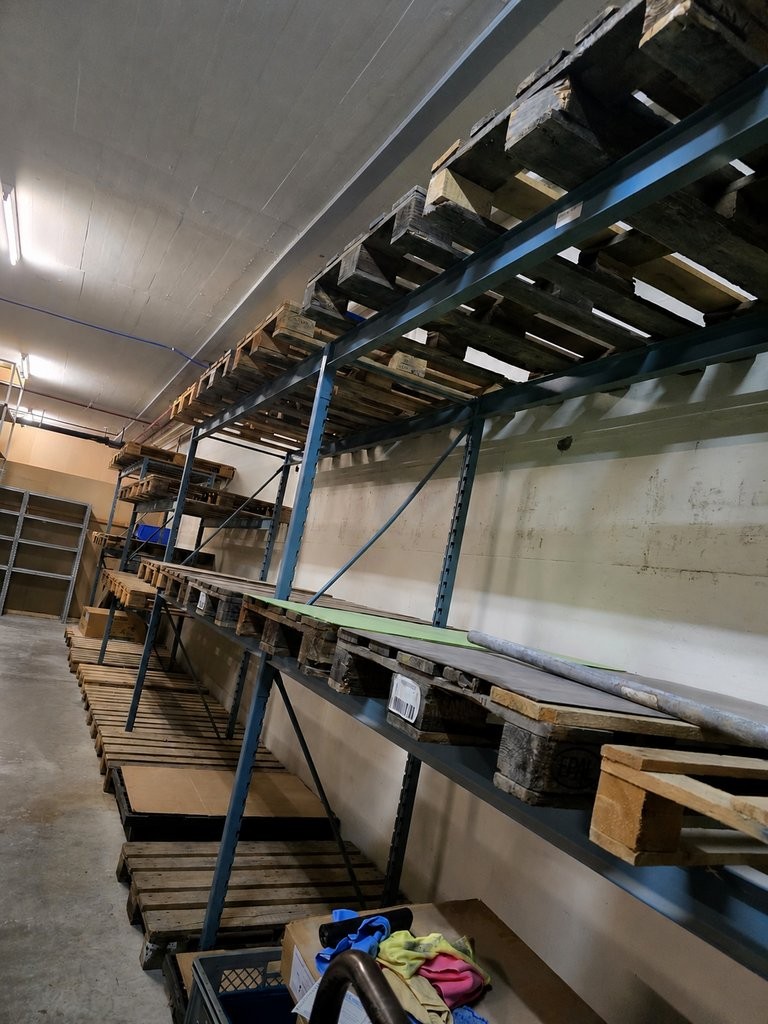 65m² storage room