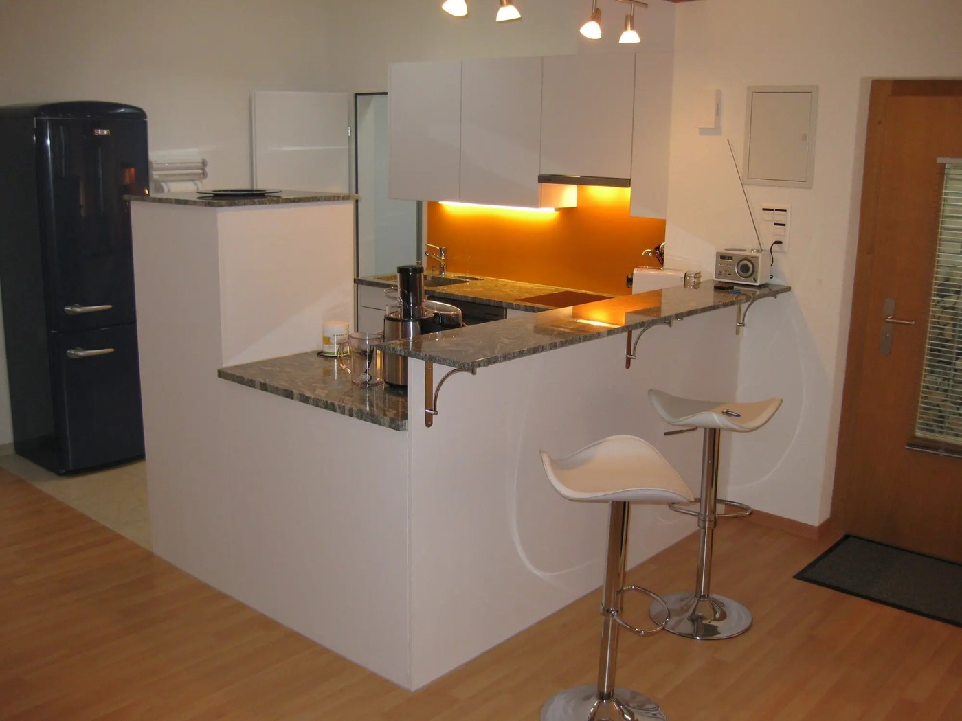 1 room apartment, Foto 4 von 9