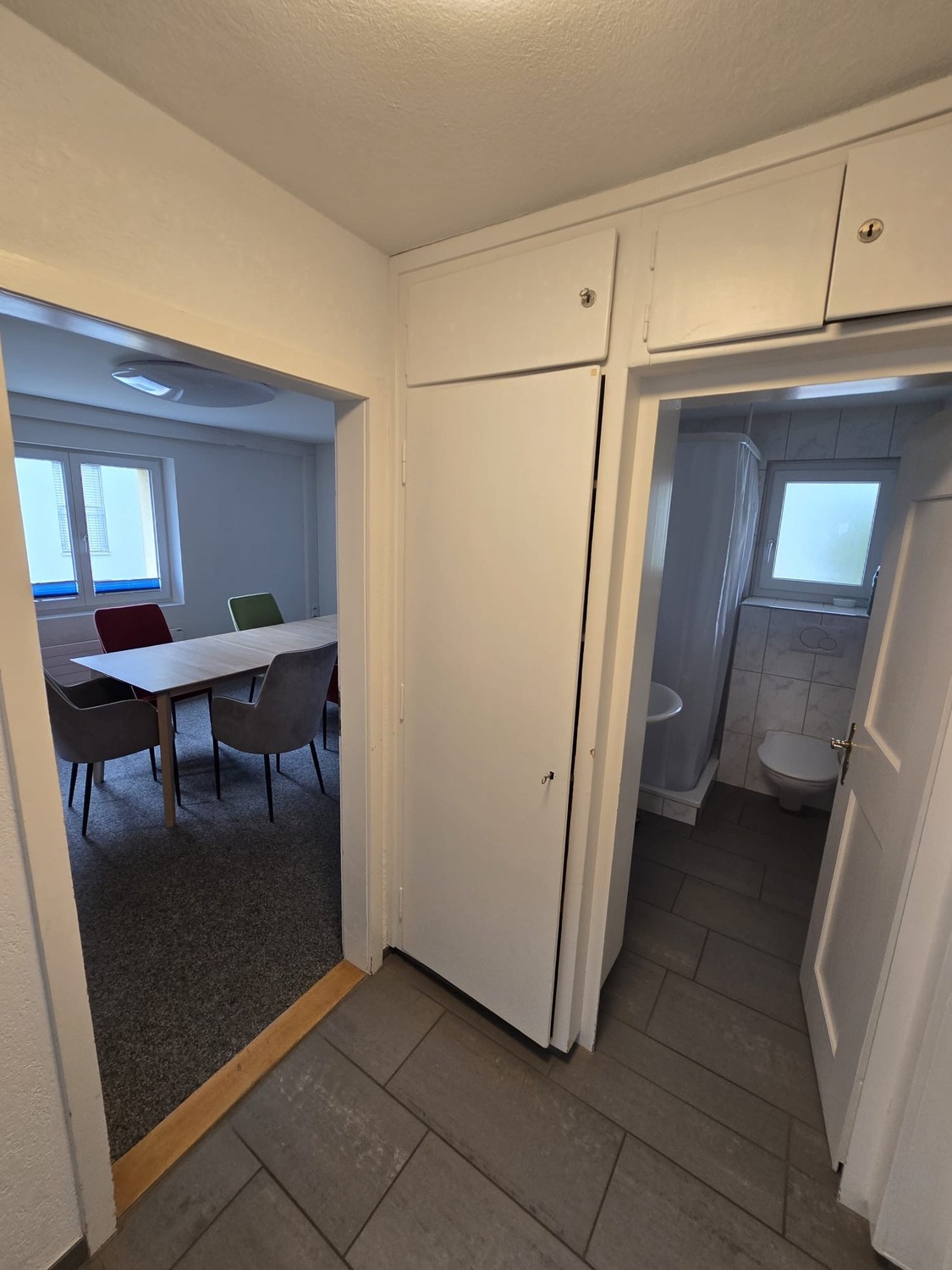 80m² office