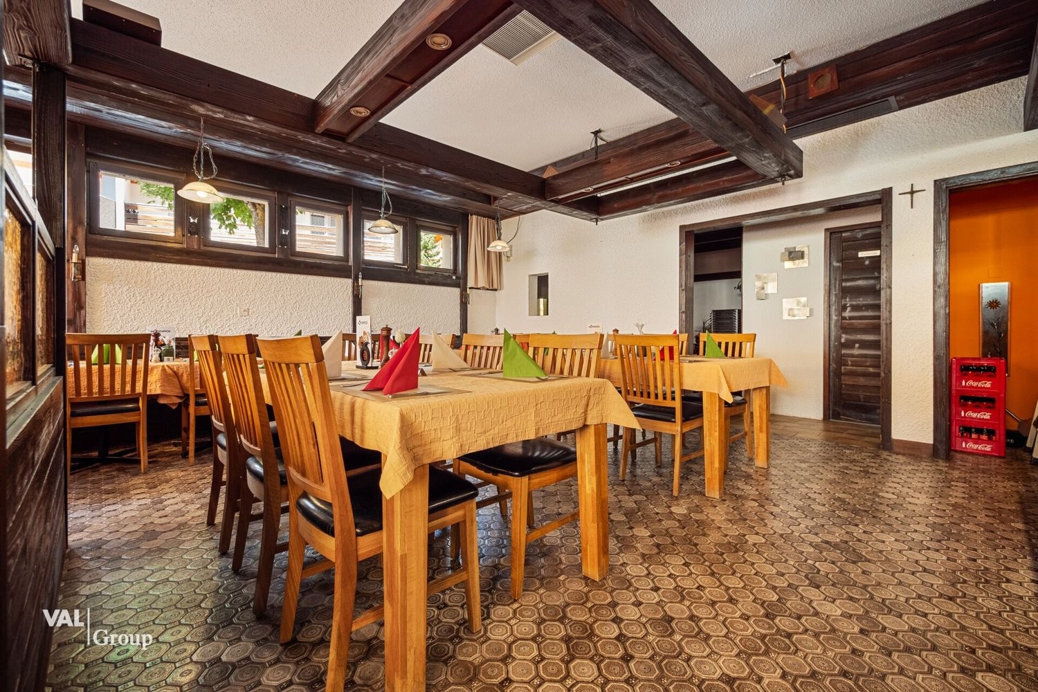 Ristorante di 308m², foto 4 di 10