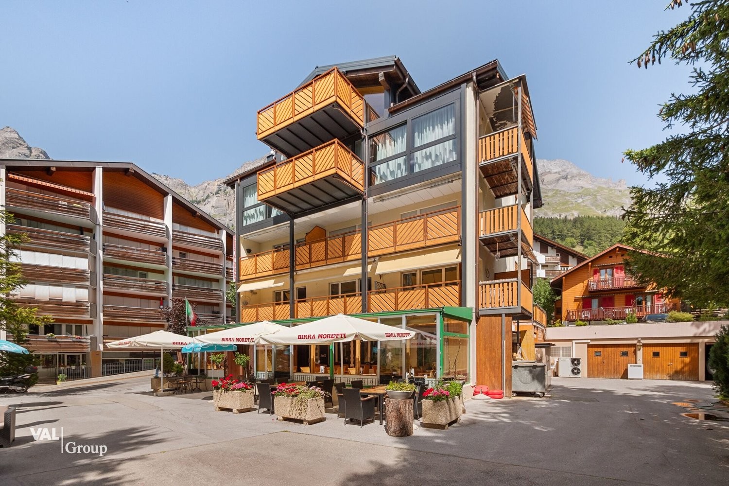Ristorante di 308m², foto 1 di 10
