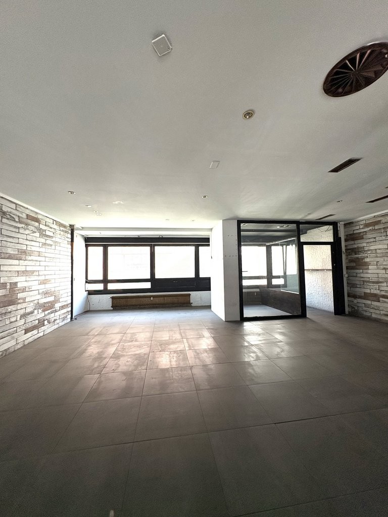165m² commercial, Foto 1 von 5