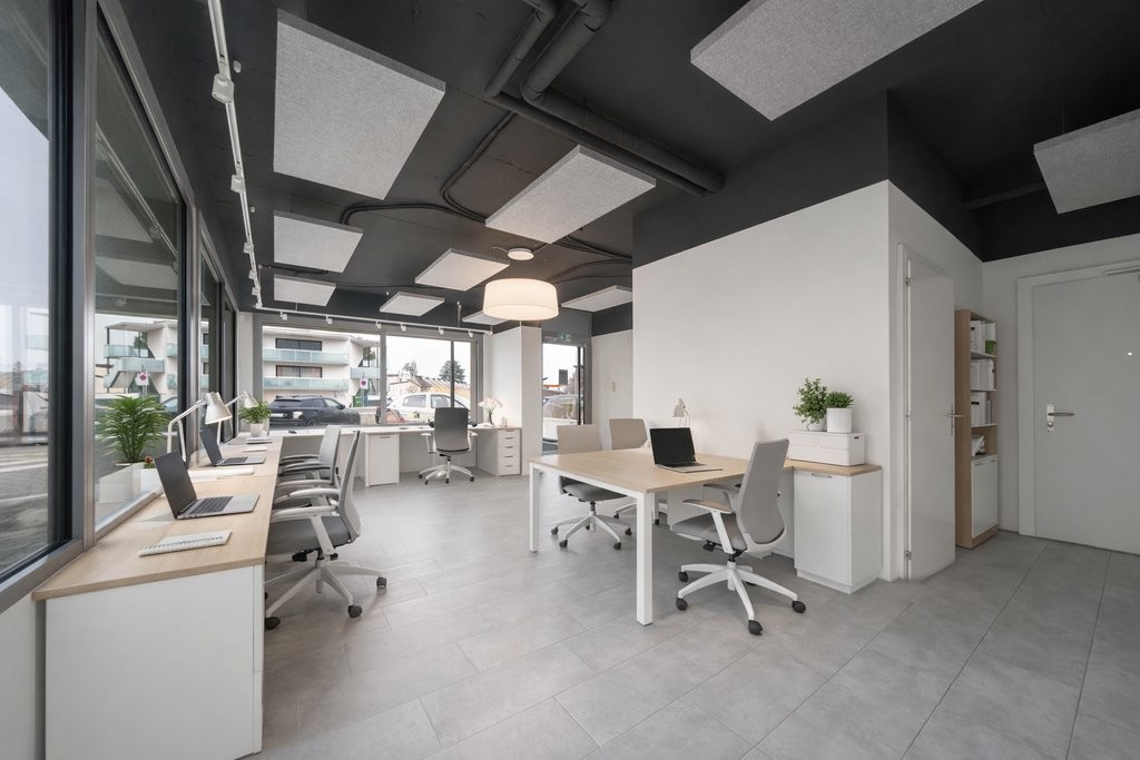 85m² shop