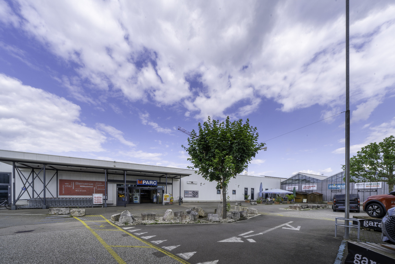2500m² shop, Foto 1 von 10