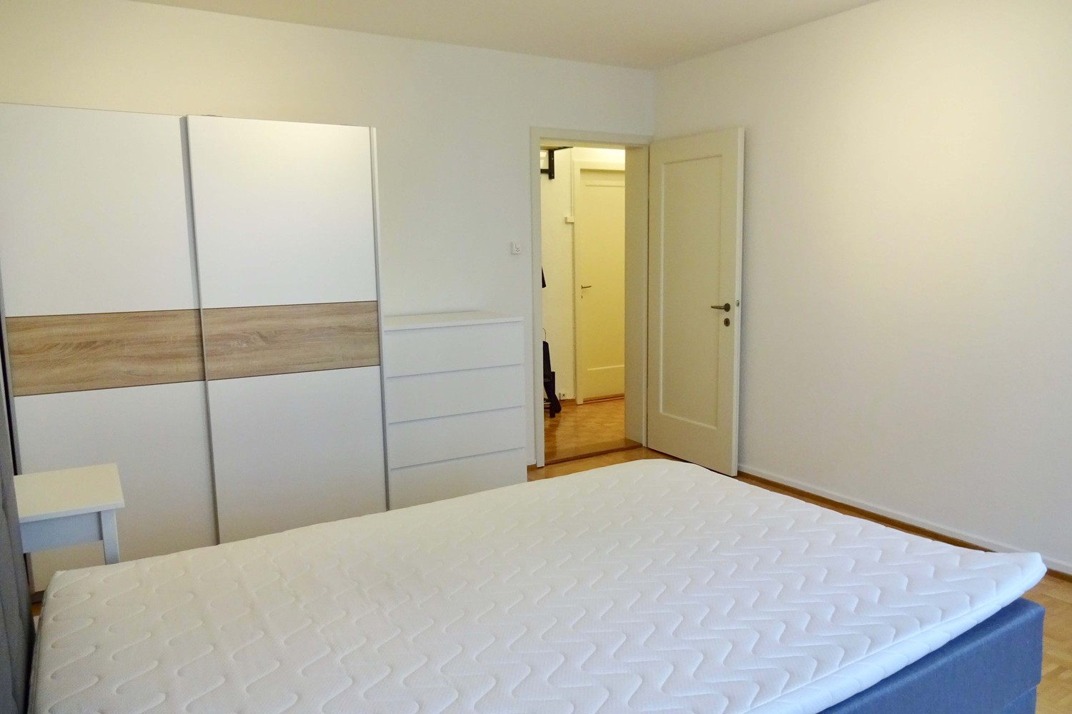 Zimmer in einer Wohngemeinschaft, Foto 3 von 9