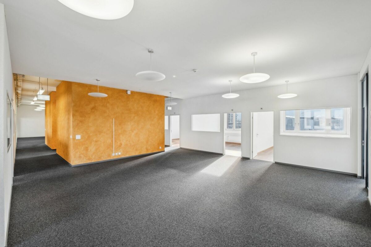 622m² commercial, Foto 1 von 10