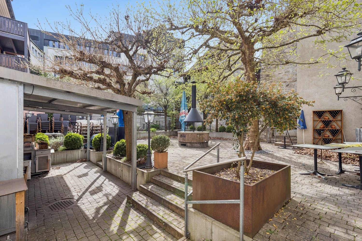 202m² restaurant