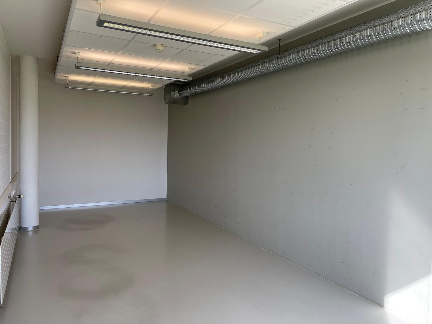 32m² office