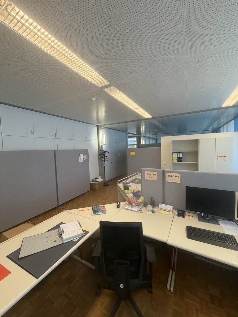 100m² office