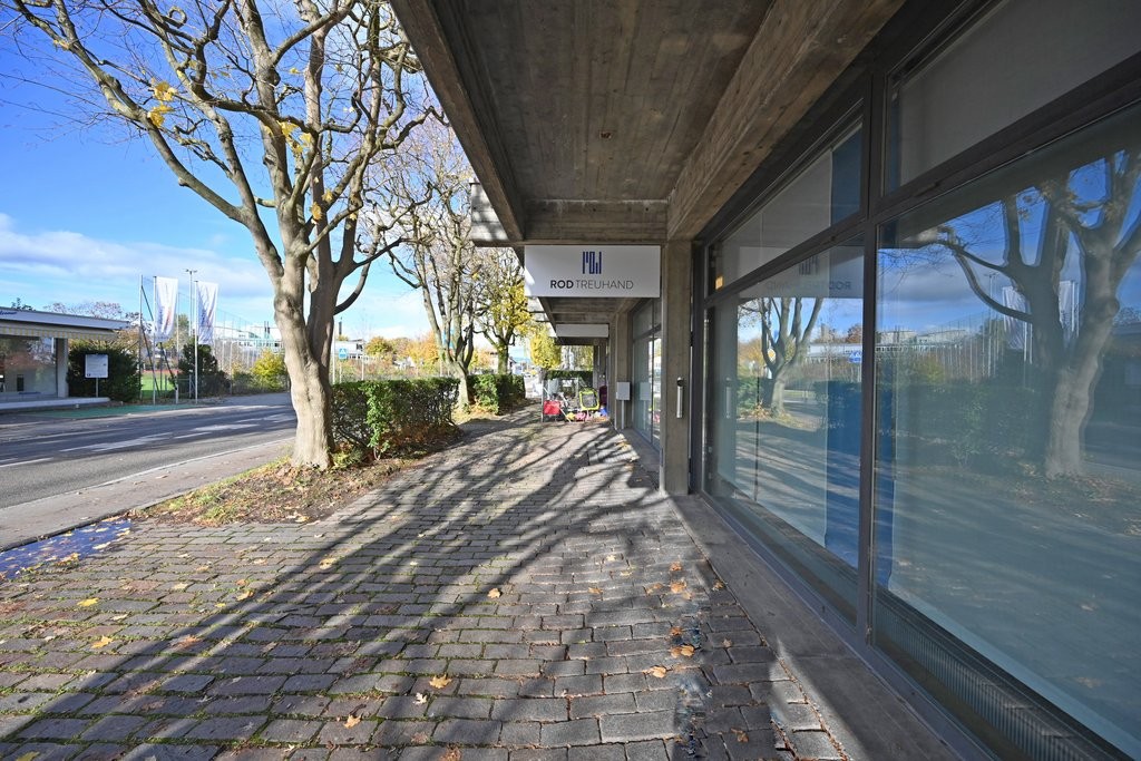 100m² office