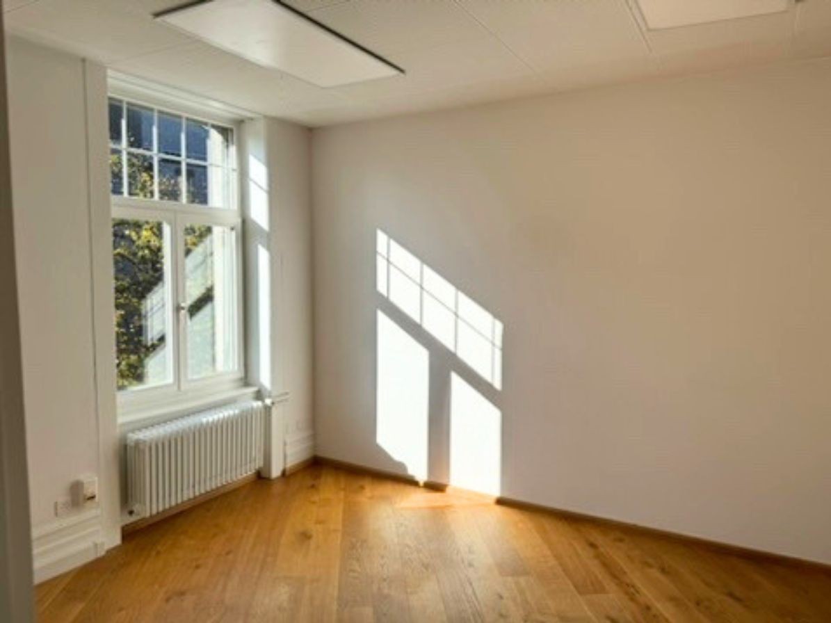 Office, Foto 1 von 10