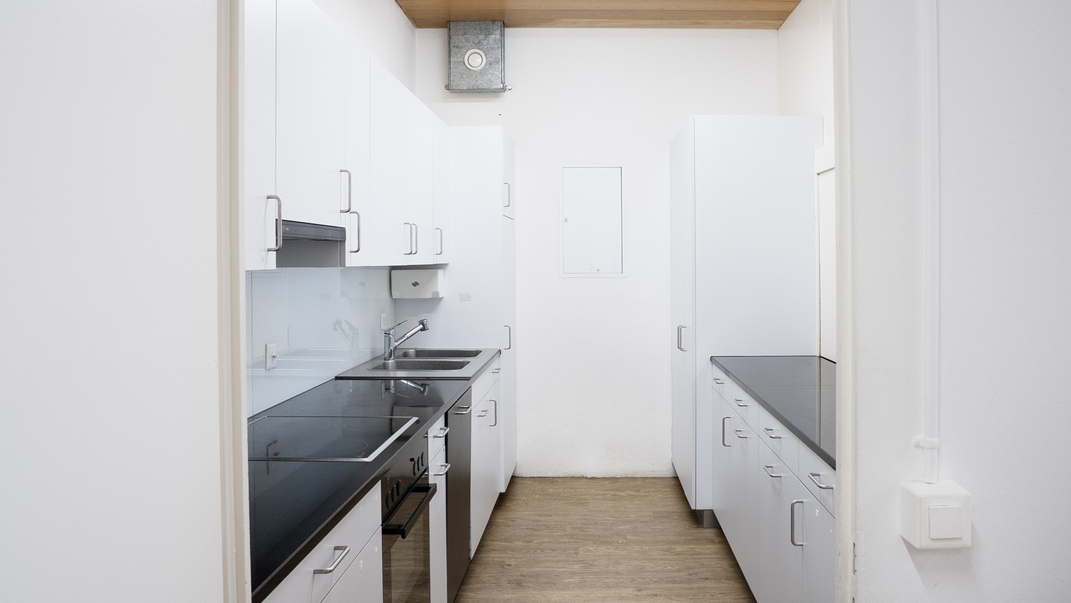 230m² office