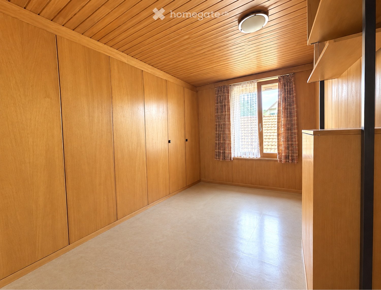 5 rooms apartment