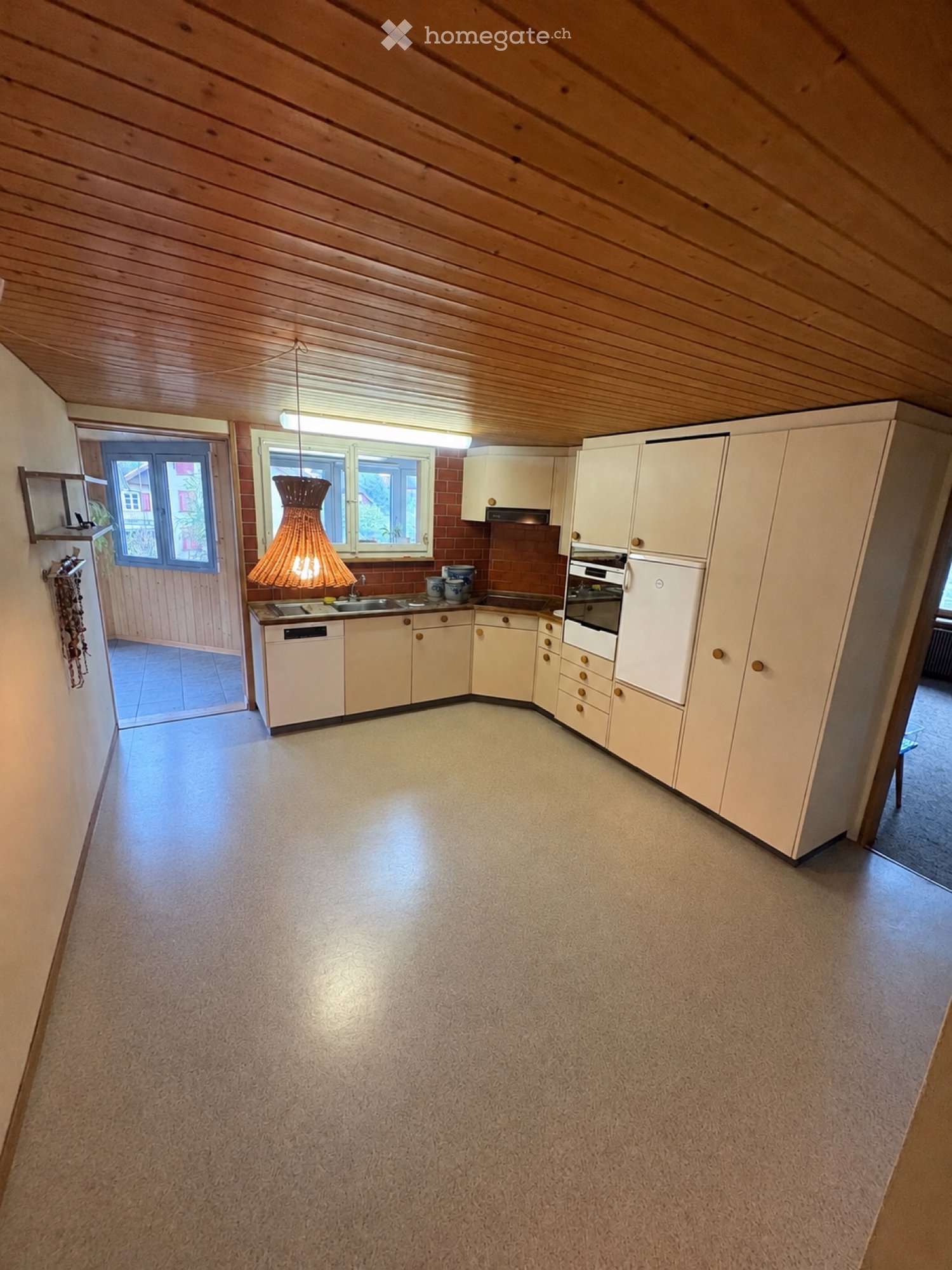 5 rooms apartment