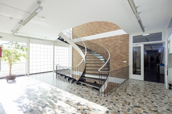 332m² office