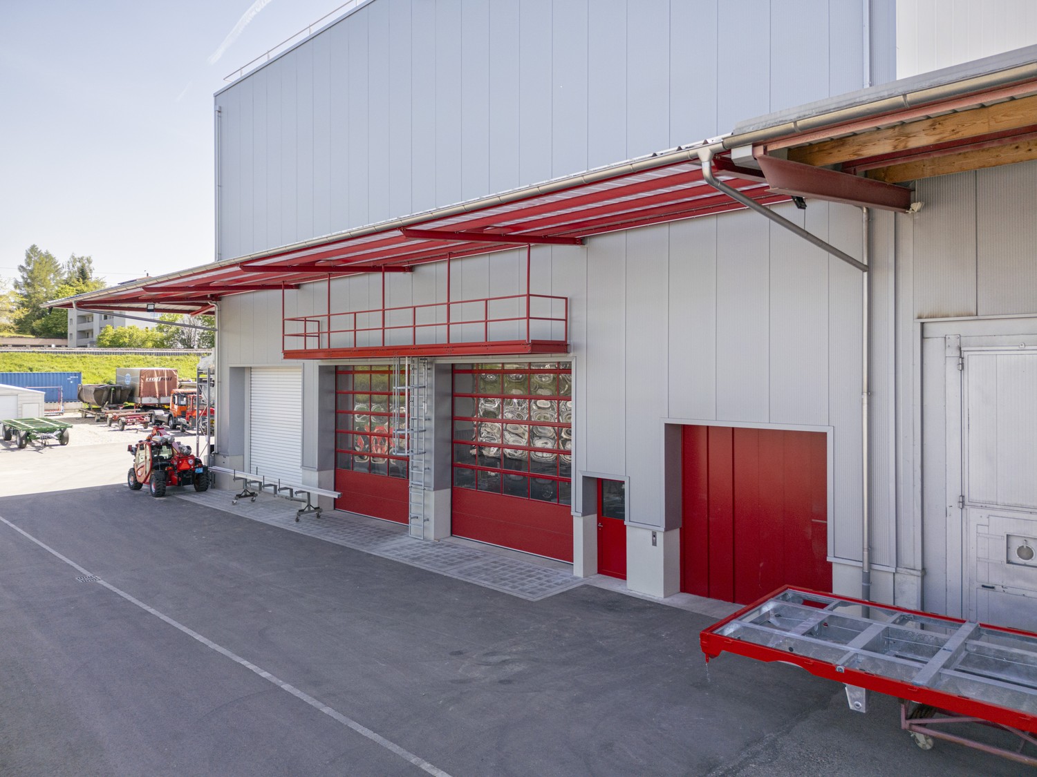 64m² commercial