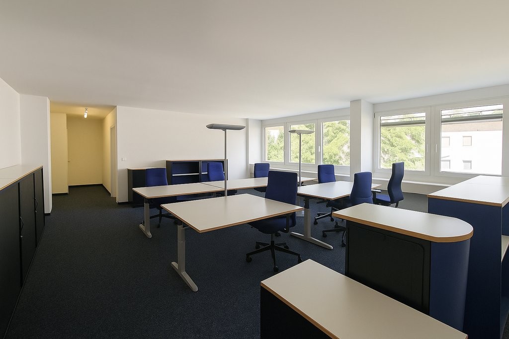 95m² office