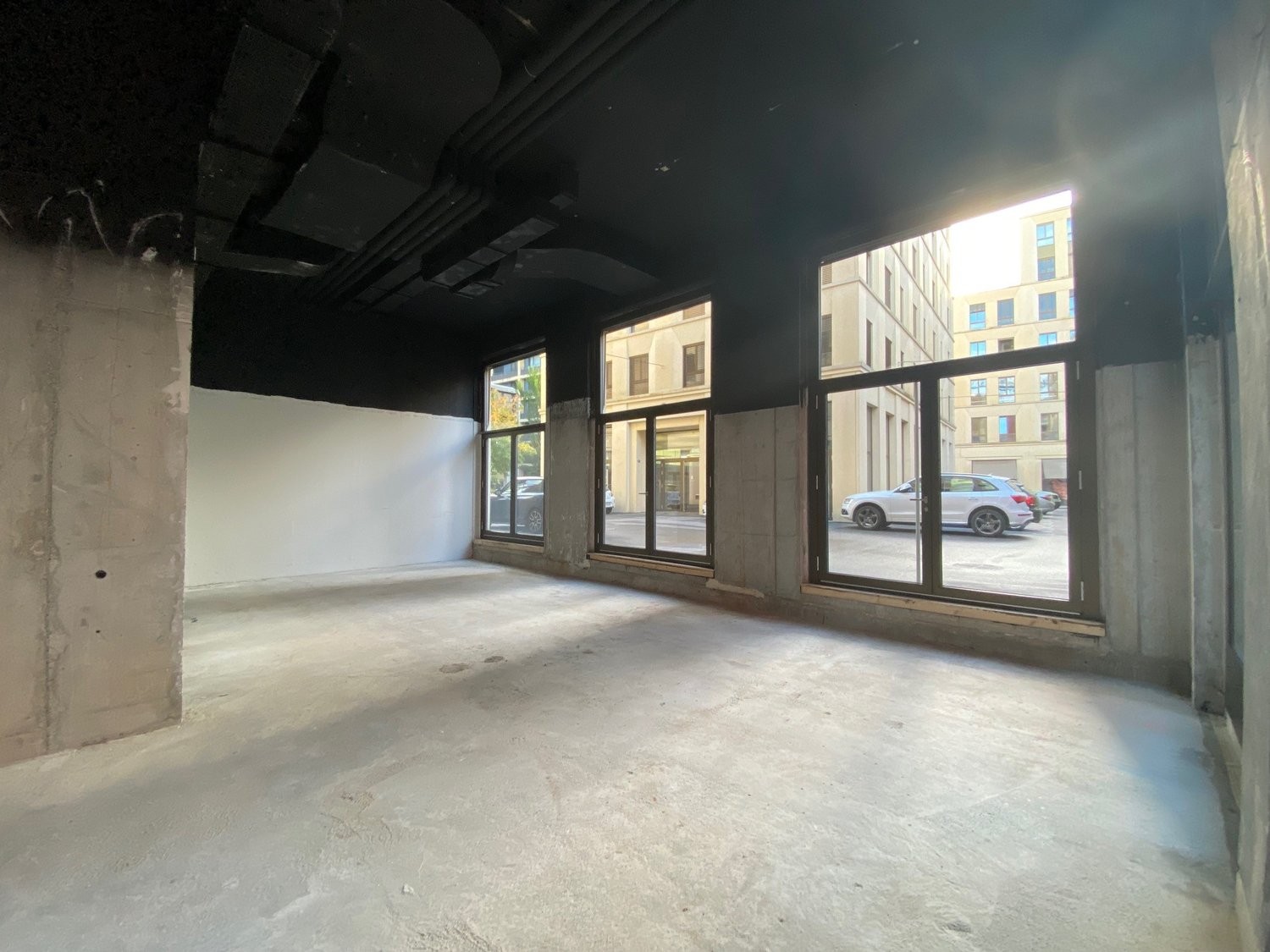 119m² shop