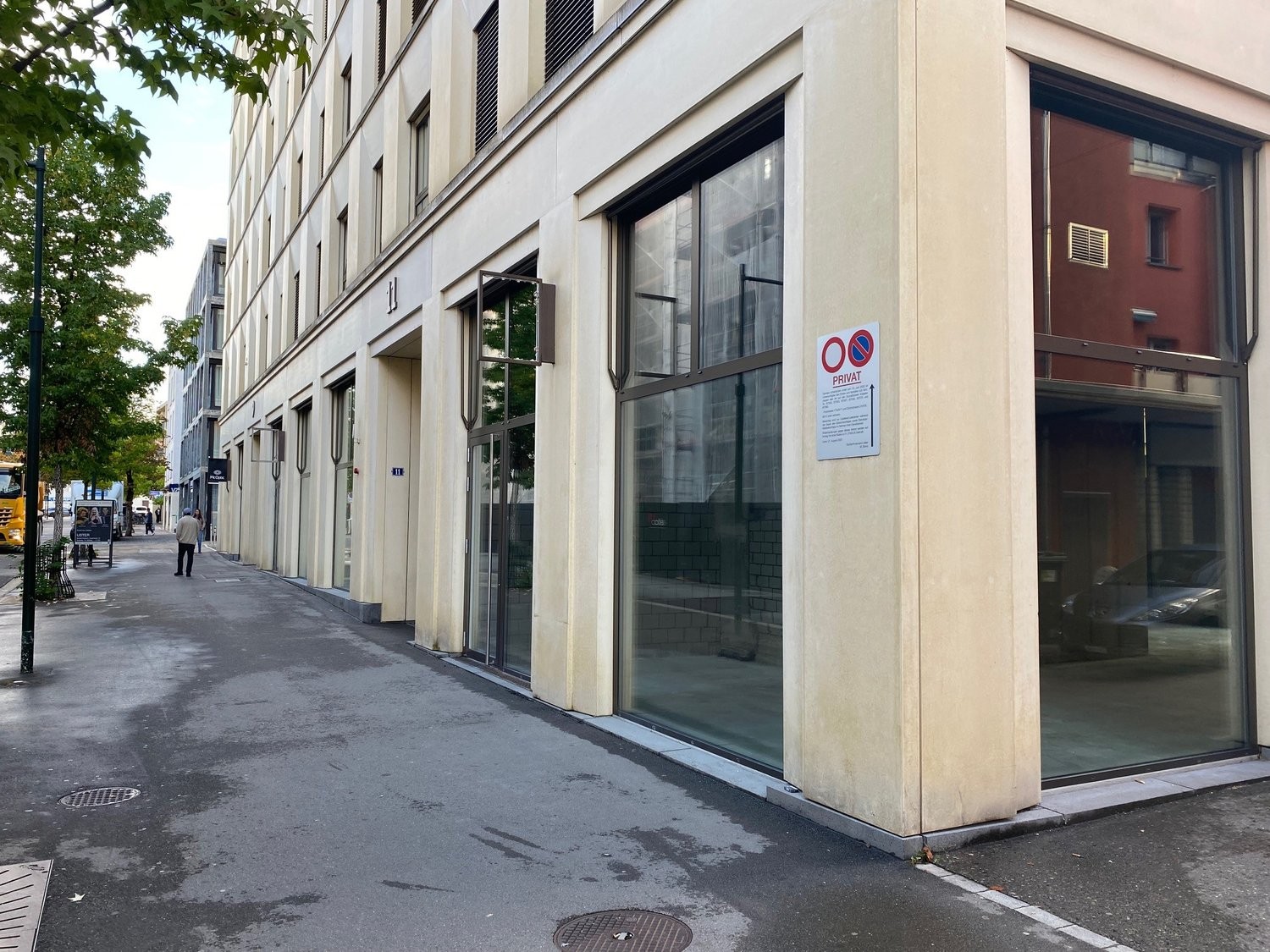 119m² shop