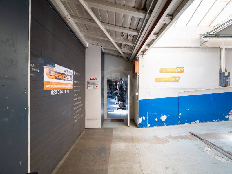 270m² arcade