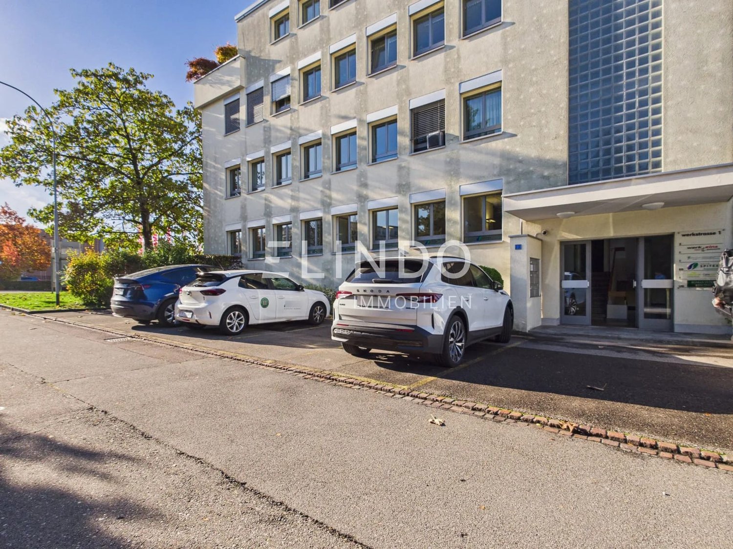 400m² office