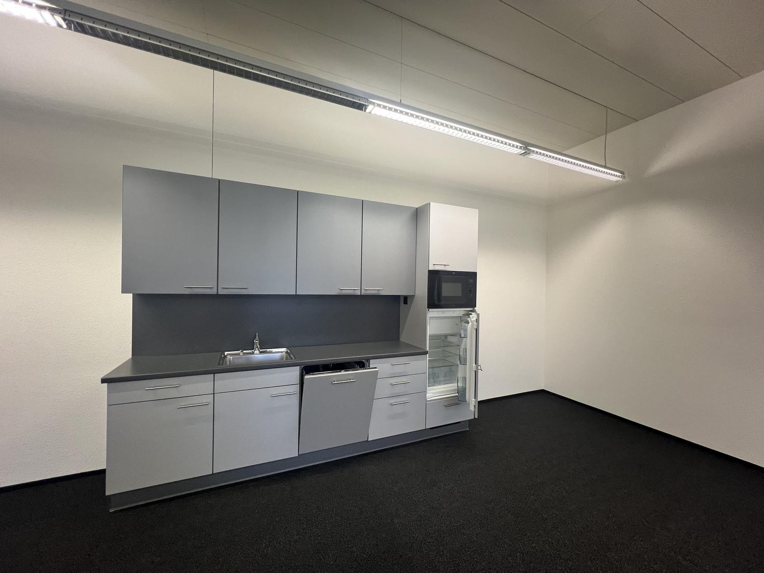 198m² office