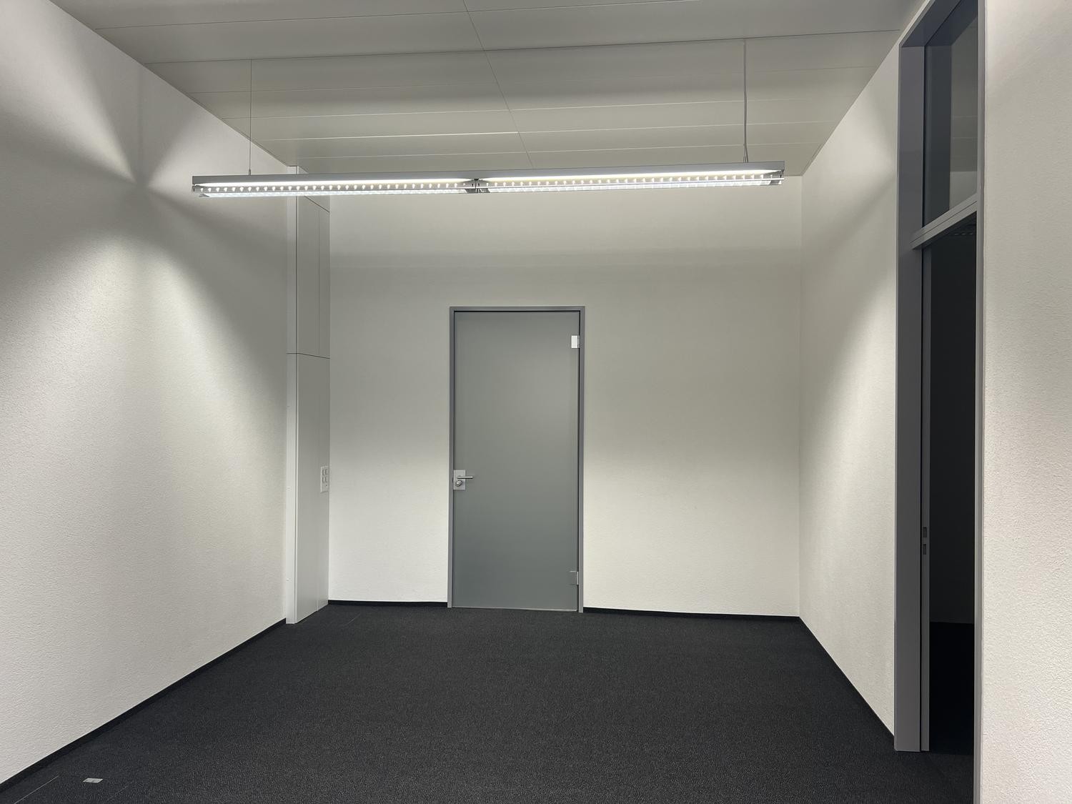 198m² office