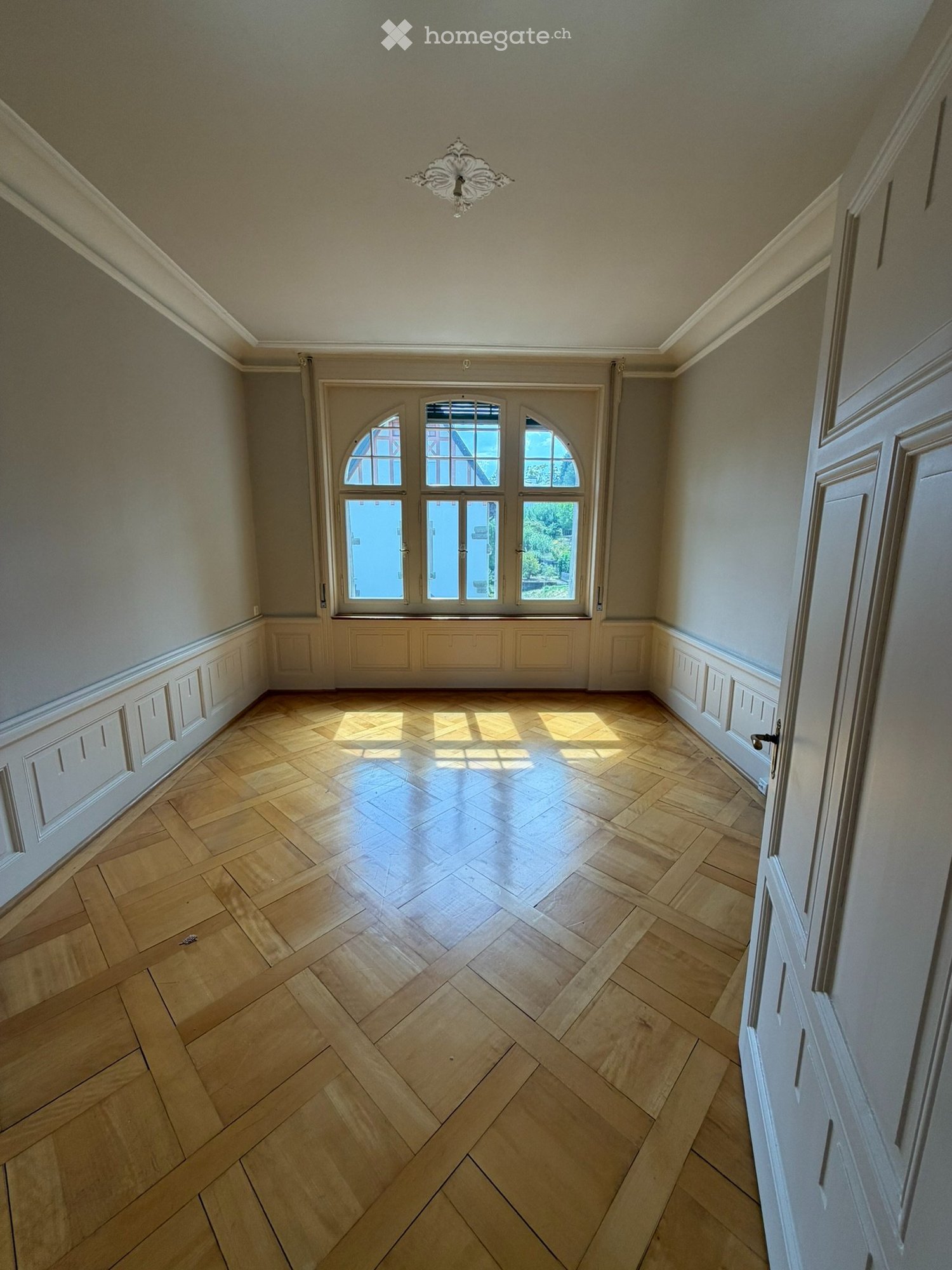 6 rooms apartment