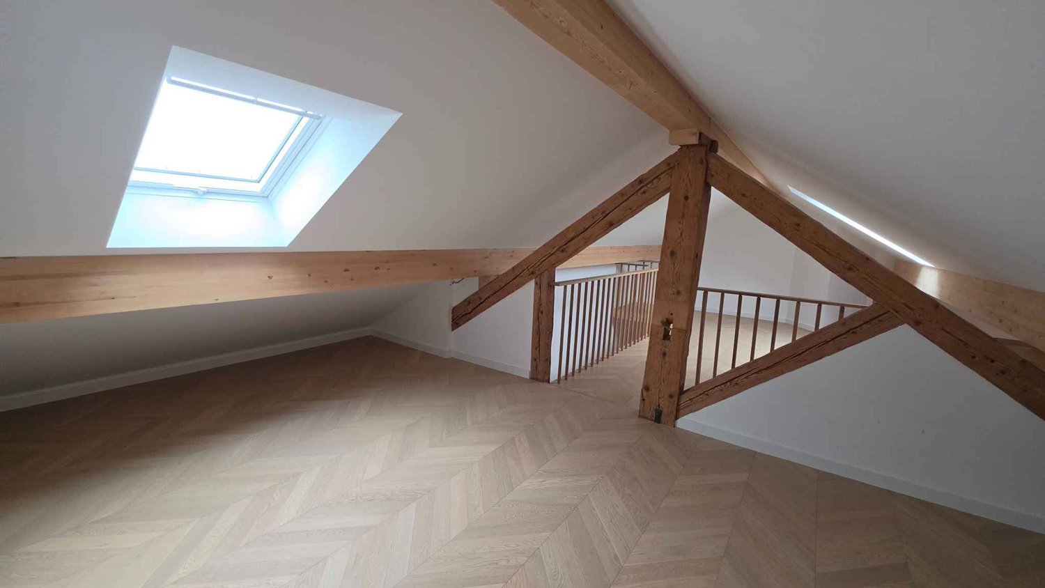 6-Zimmer-Dachwohnung