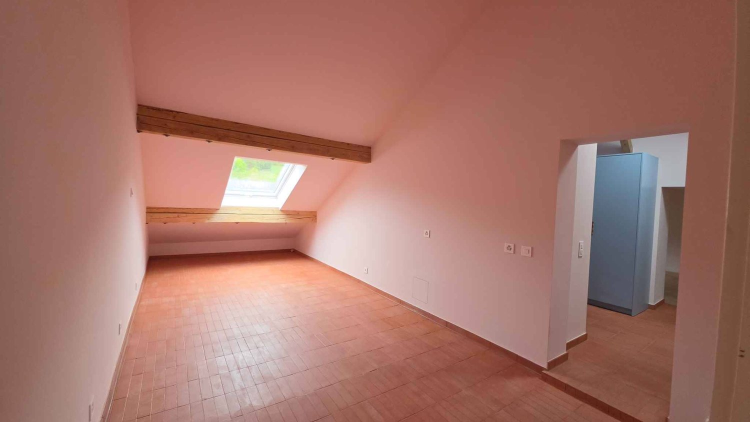 6-Zimmer-Dachwohnung