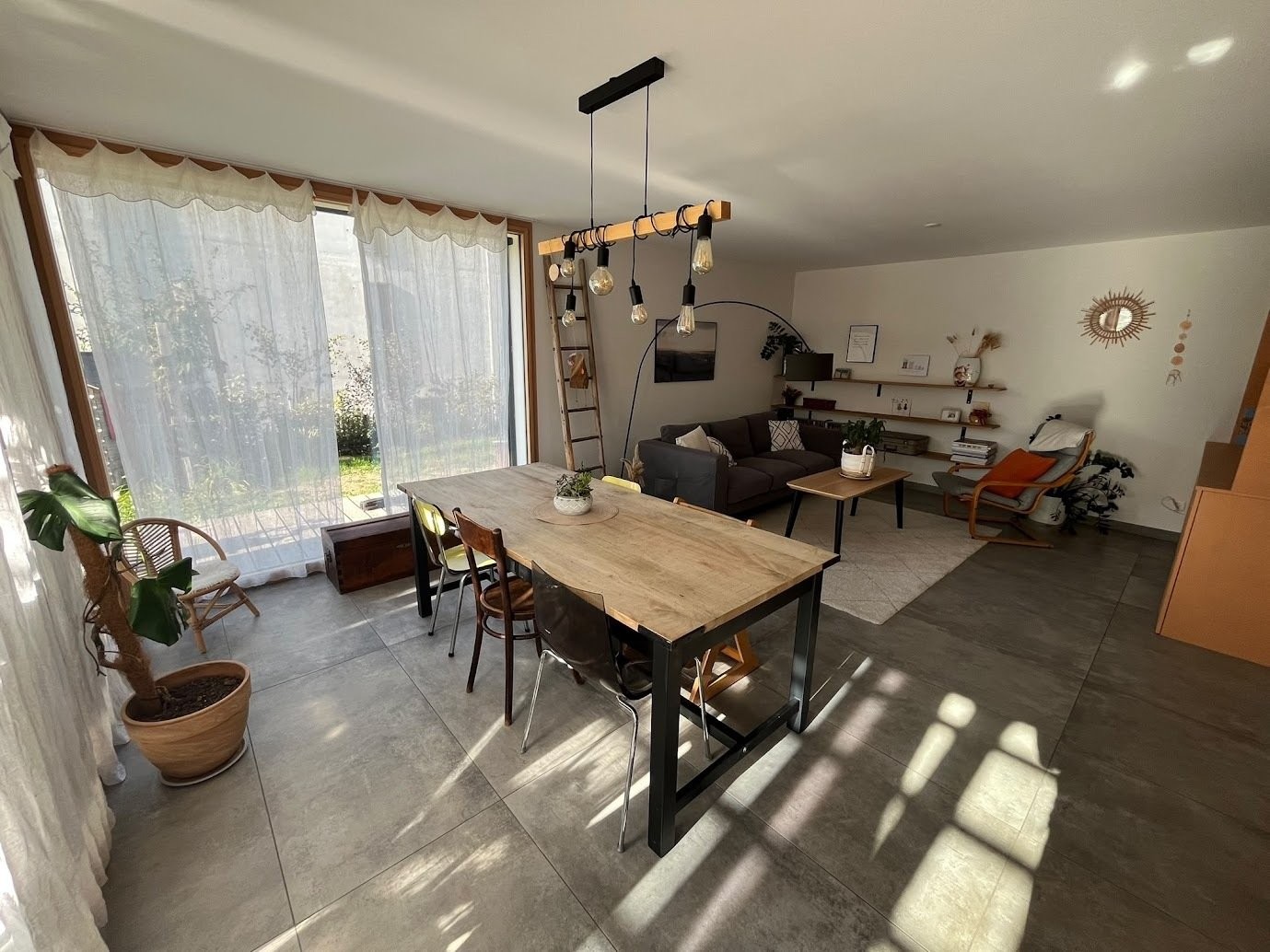 6 ½ Zimmer möbliertes Apartment