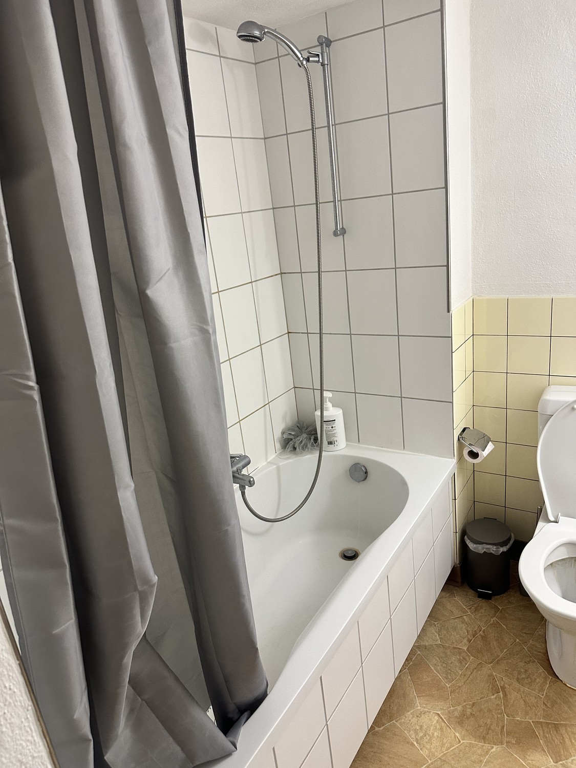 1 room apartment, Foto 2 von 8