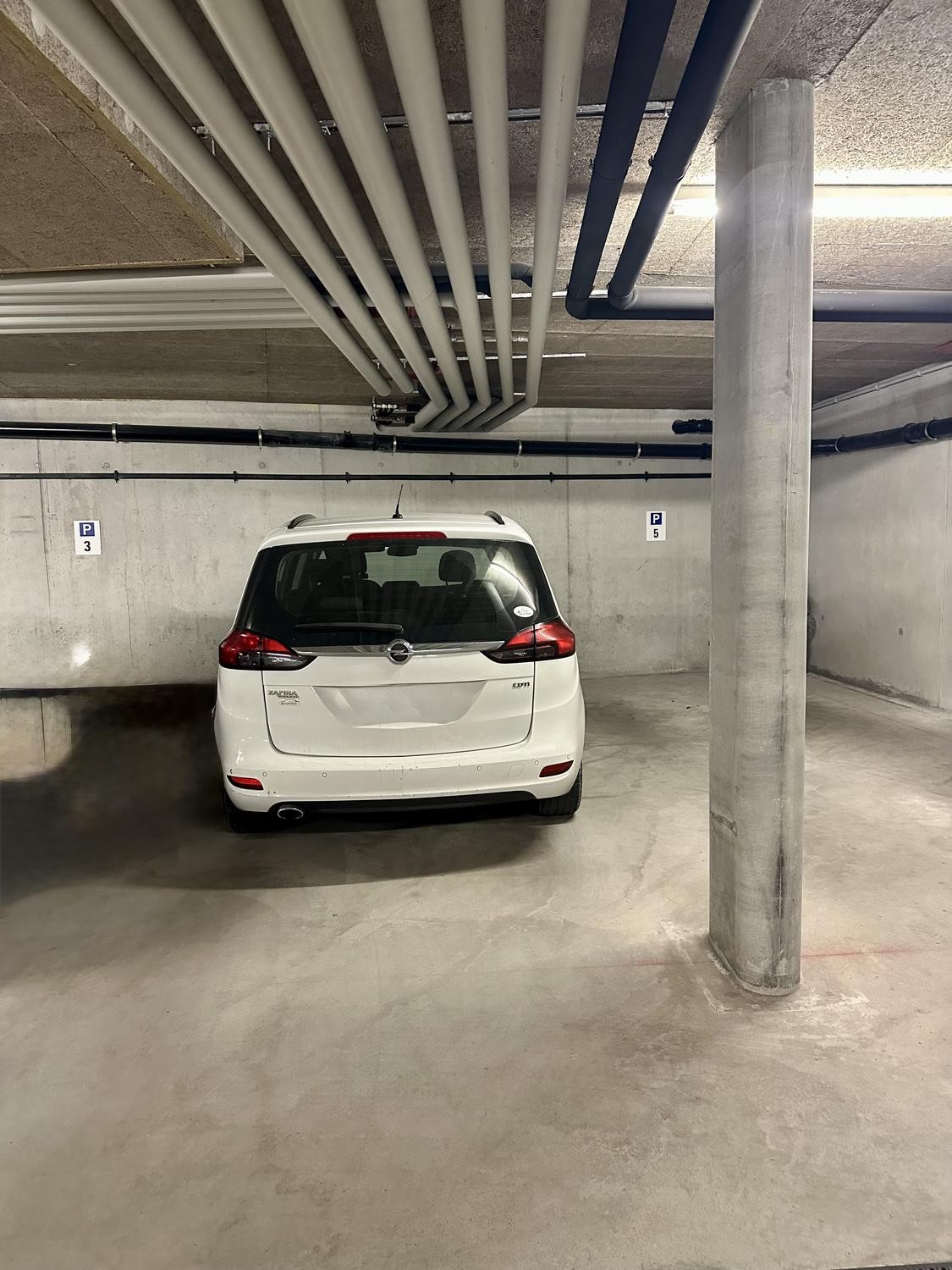 Tiefgaragenplatz, Foto 1 von 2