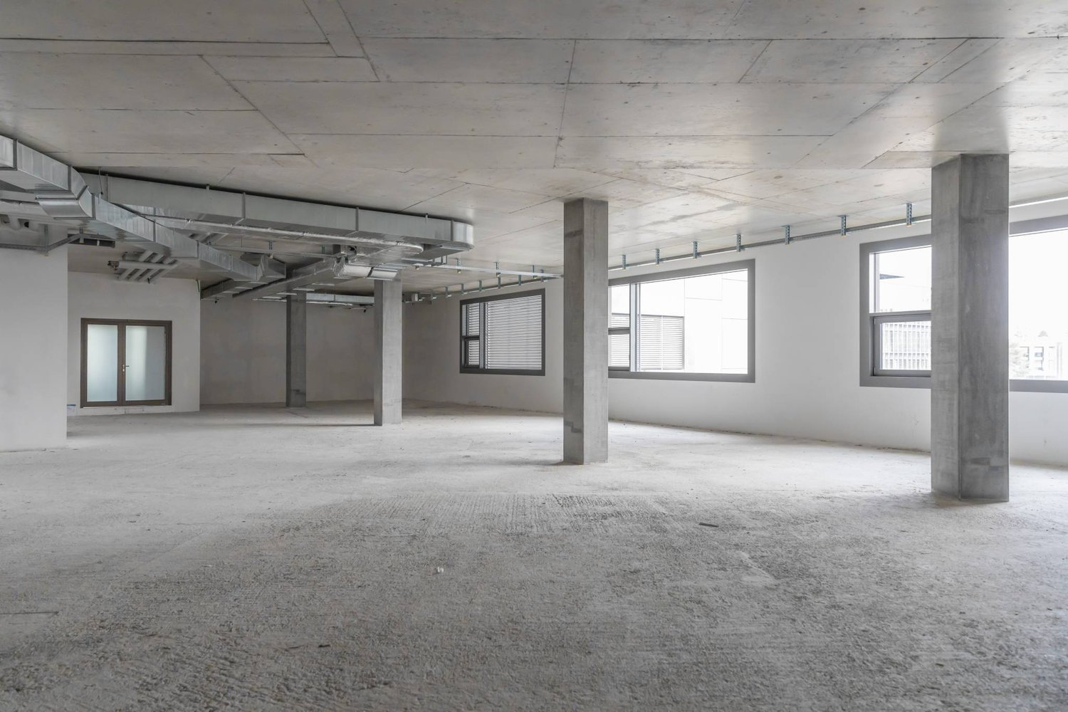 300m² office