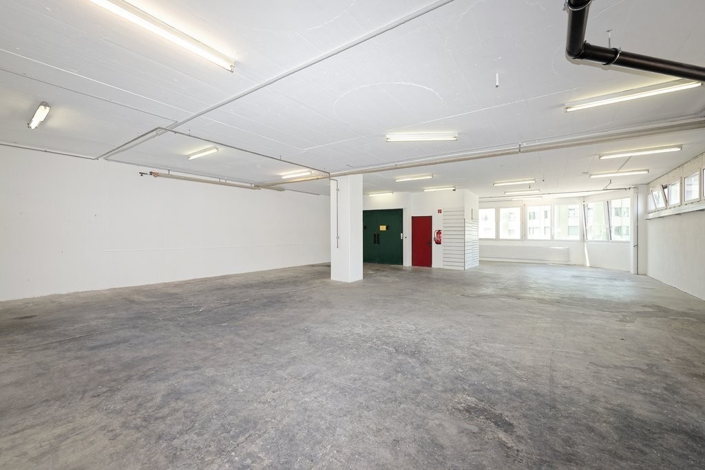 224m² office