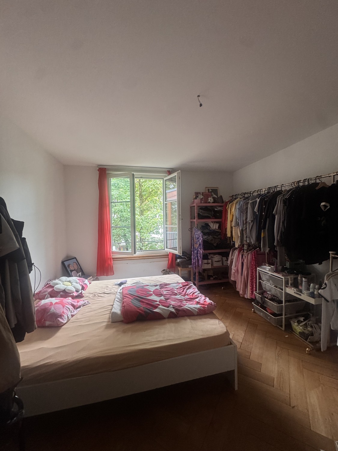 Room in a shared flat, Foto 1 von 3