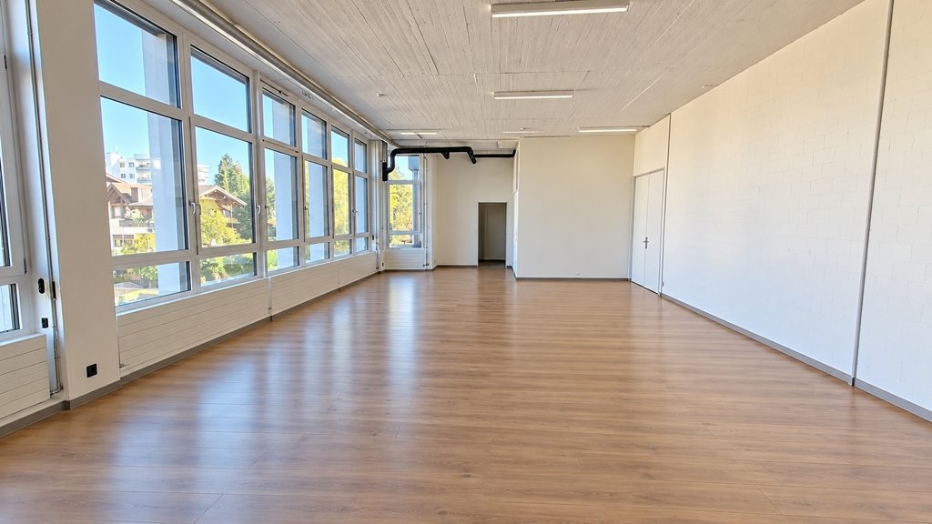 160m² office