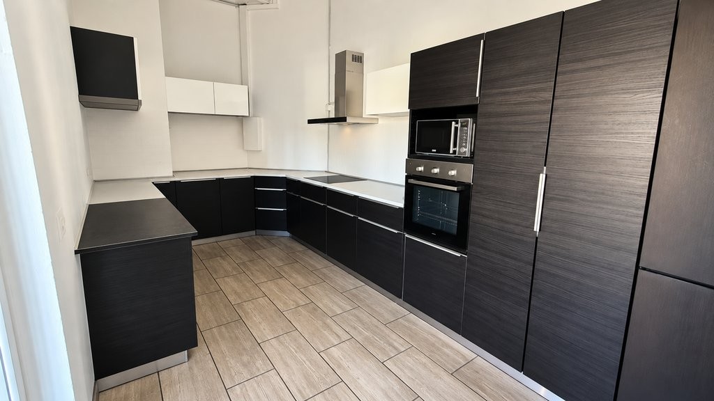 160m² office