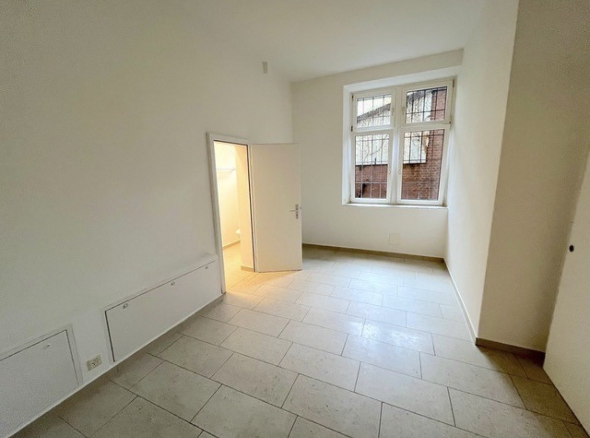 1 room apartment, Foto 2 von 3