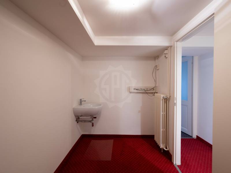 50m² office