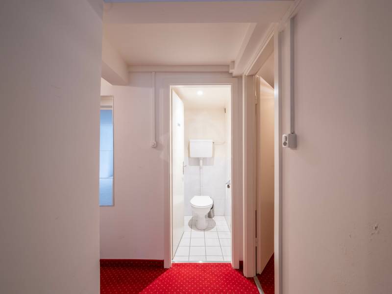50m² office