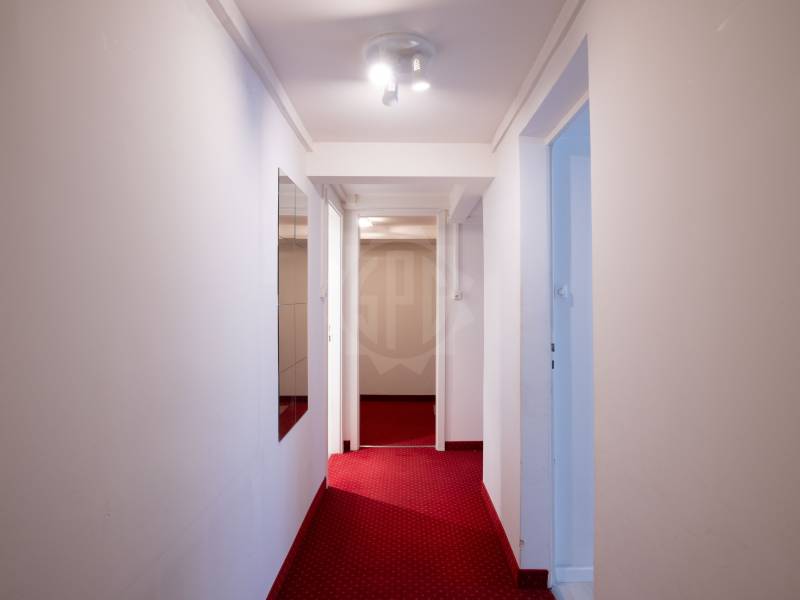 50m² office