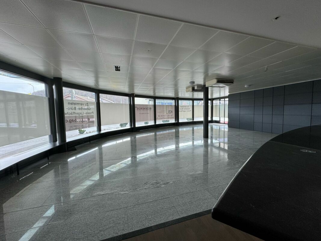 340m² commerciale