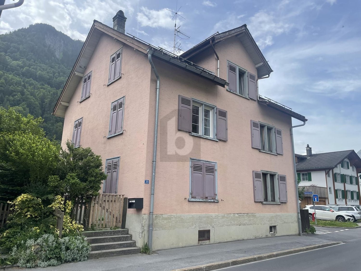 6 ½ rooms multi family house