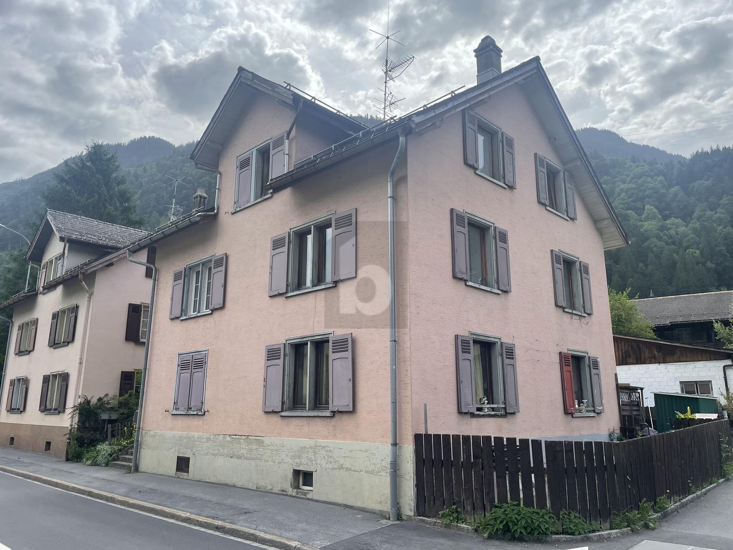 6 ½ rooms multi family house