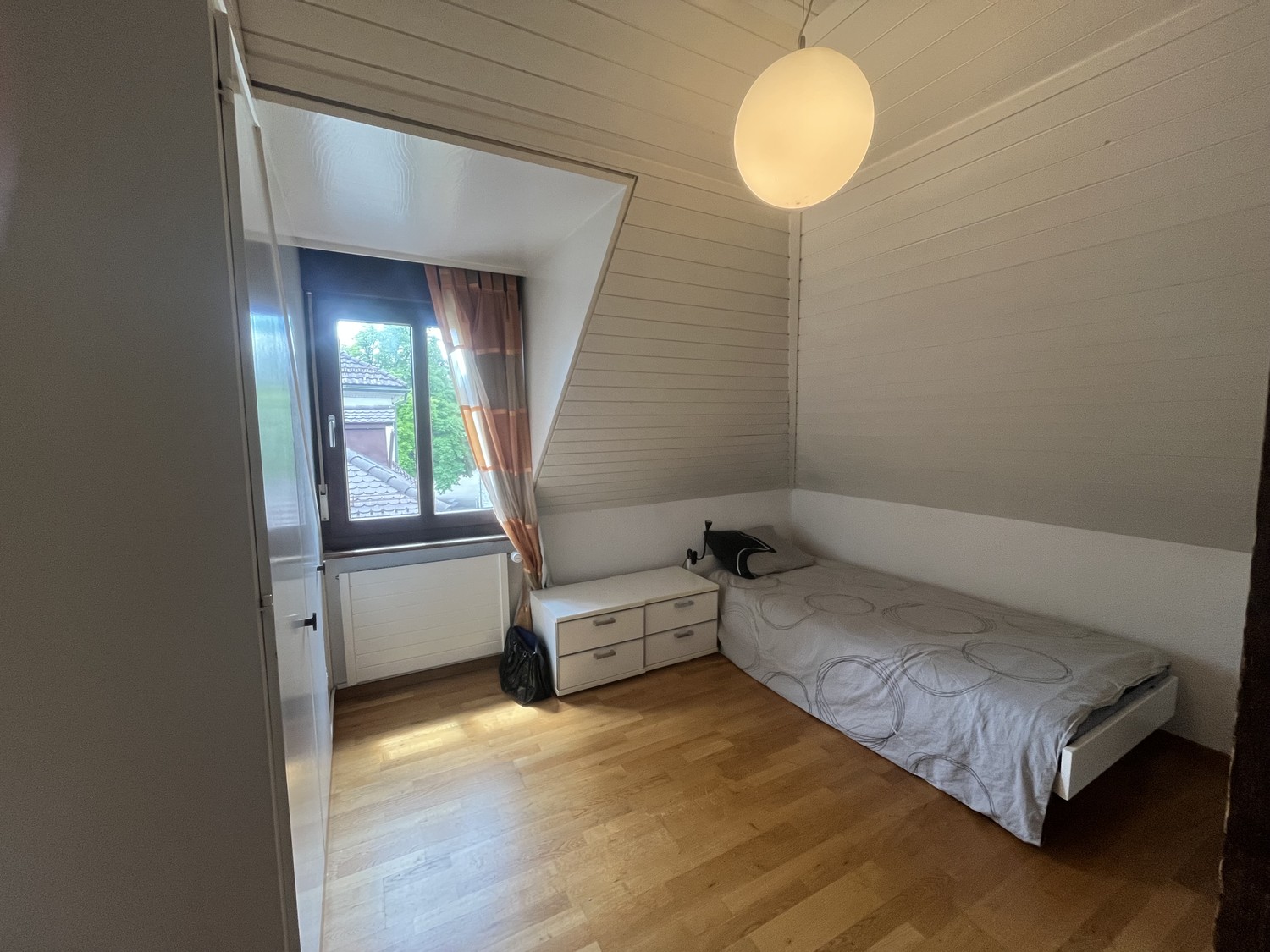 Chambre dans un appartement partagé